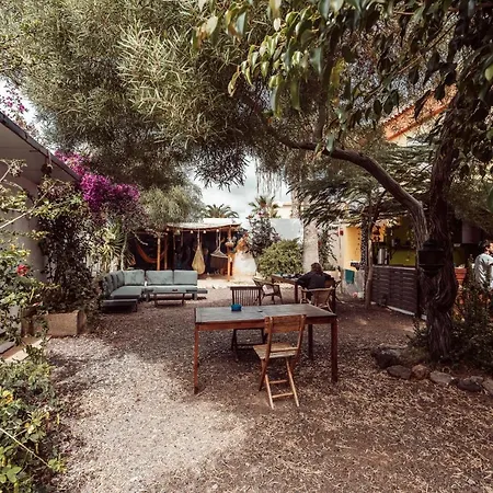 Los Amigos Yoga & Wellness * La Mareta