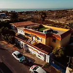 Los Amigos Yoga & Wellness بيت شباب *
