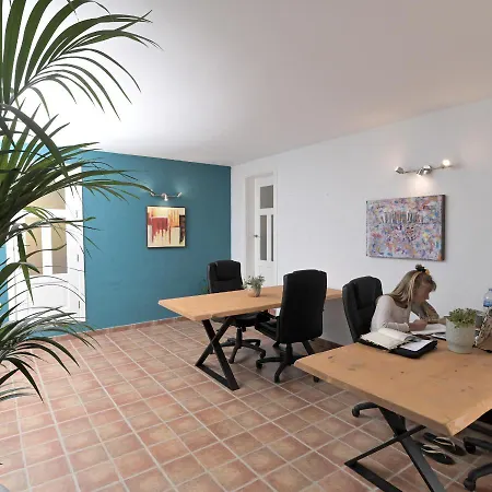 Los Amigos Yoga & Wellness 호스텔 La Mareta