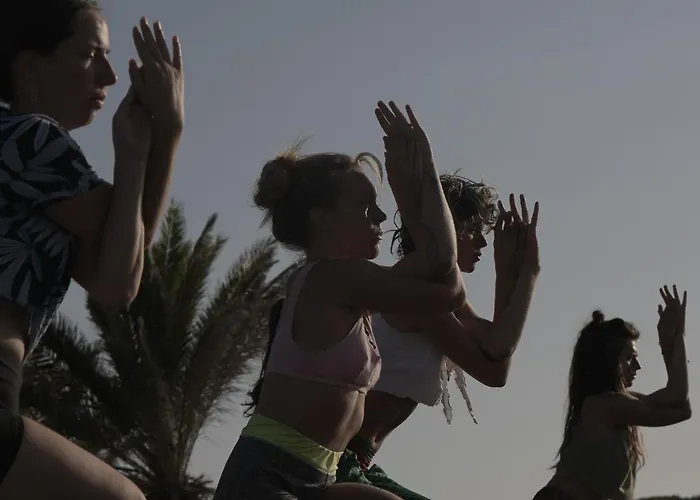Los Amigos Yoga & Wellness * La Mareta