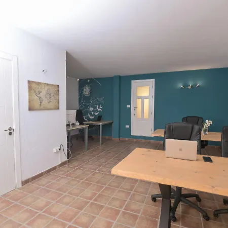 Hostal Los Amigos Nomad La Mareta