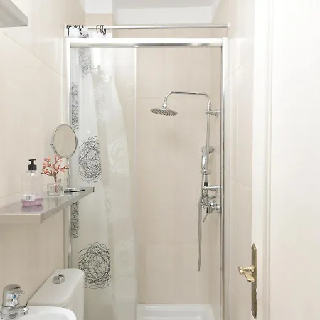 Los Amigos Yoga & Wellness بيت شباب *