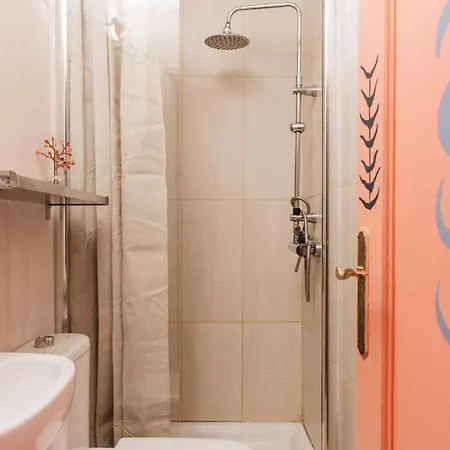Los Amigos Nomad Hostal La Mareta