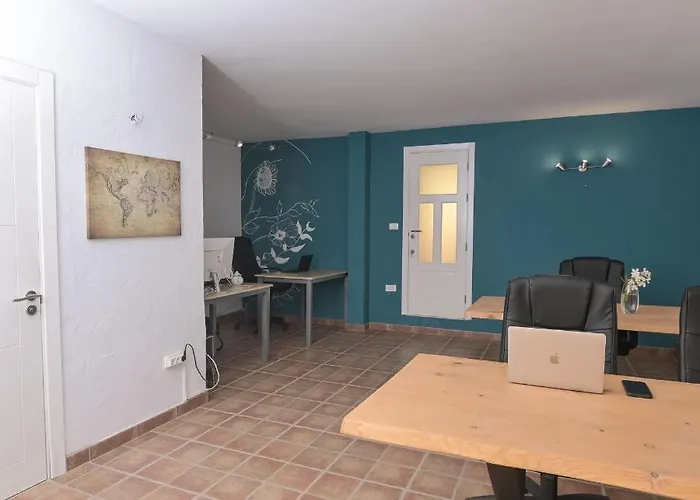 Hostal Los Amigos Nomad La Mareta