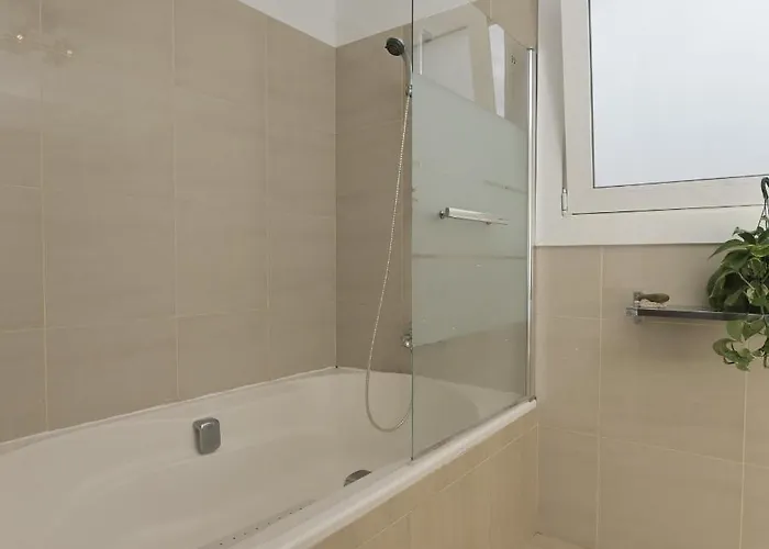 Los Amigos Yoga & Wellness * La Mareta