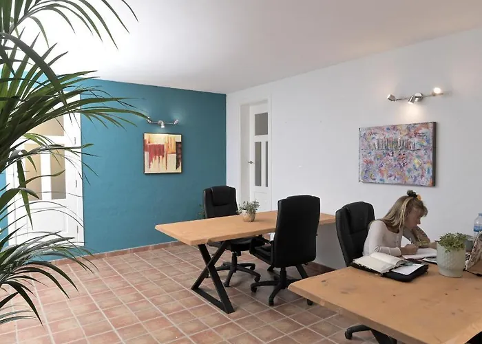 Los Amigos Yoga & Wellness Hostel La Mareta