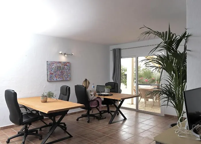 Los Amigos Yoga & Wellness La Mareta